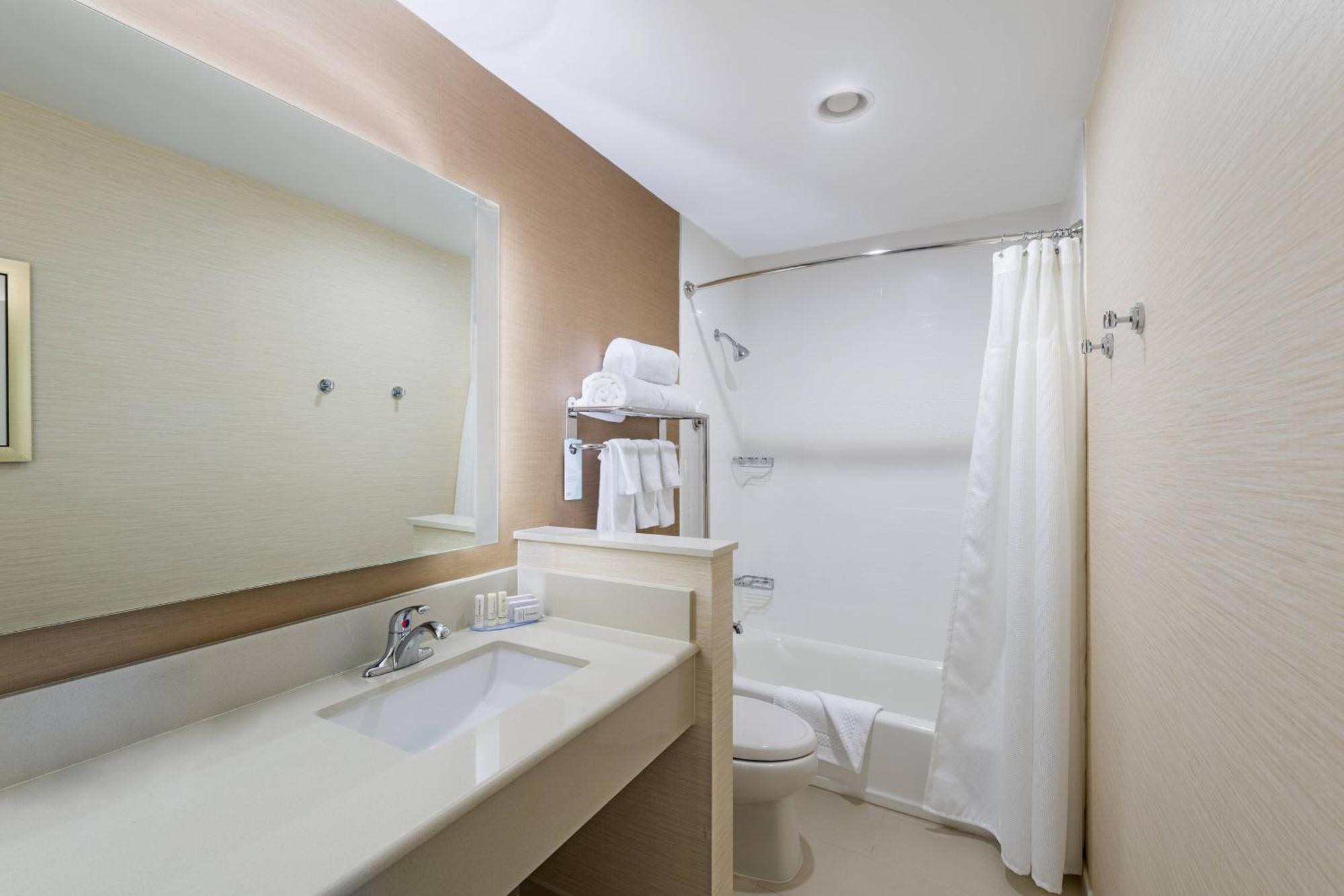 Fairfield By Marriott Inn & Suites Uncasville Mohegan Sun Area Экстерьер фото